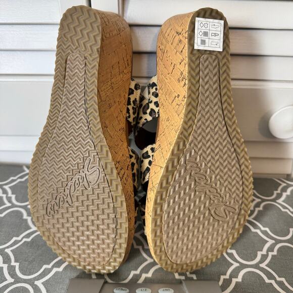 Skechers Women's Beverlee Wedge Sandals Women’s 9 Leopard Print Cork Y2K Retro - Picture 5 of 13